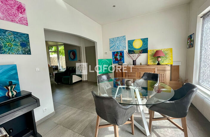 Maison de caractère avec 5 chambres, jardin et deux garages - Rare à la vente — photo 3