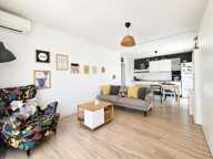 Appartement À Vendre Beau T3 de 65m² - Grande Terrasse - 2 caves - Secteur   Mazargues / La Jarre 13009 Marseille — photo 3