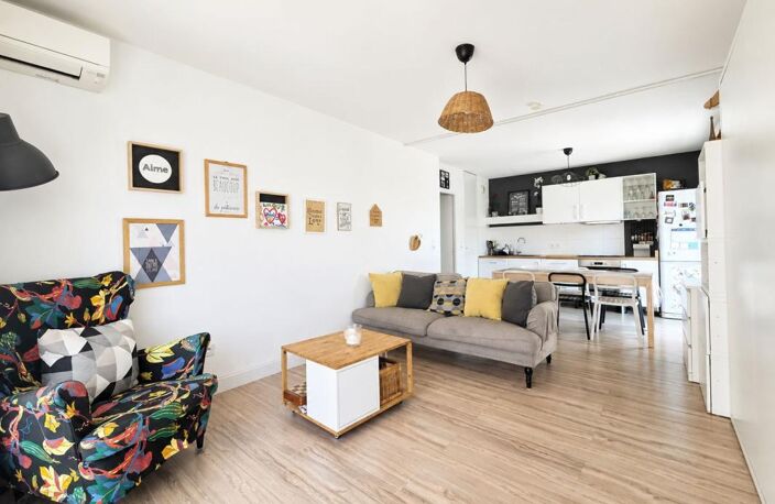 Appartement À Vendre Beau T3 de 65m² - Grande Terrasse - 2 caves - Secteur   Mazargues / La Jarre 13009 Marseille — photo 3