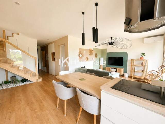 MAISON FAMILIALE DE 2025 AVEC VUE IMPRENABLE — photo du bien