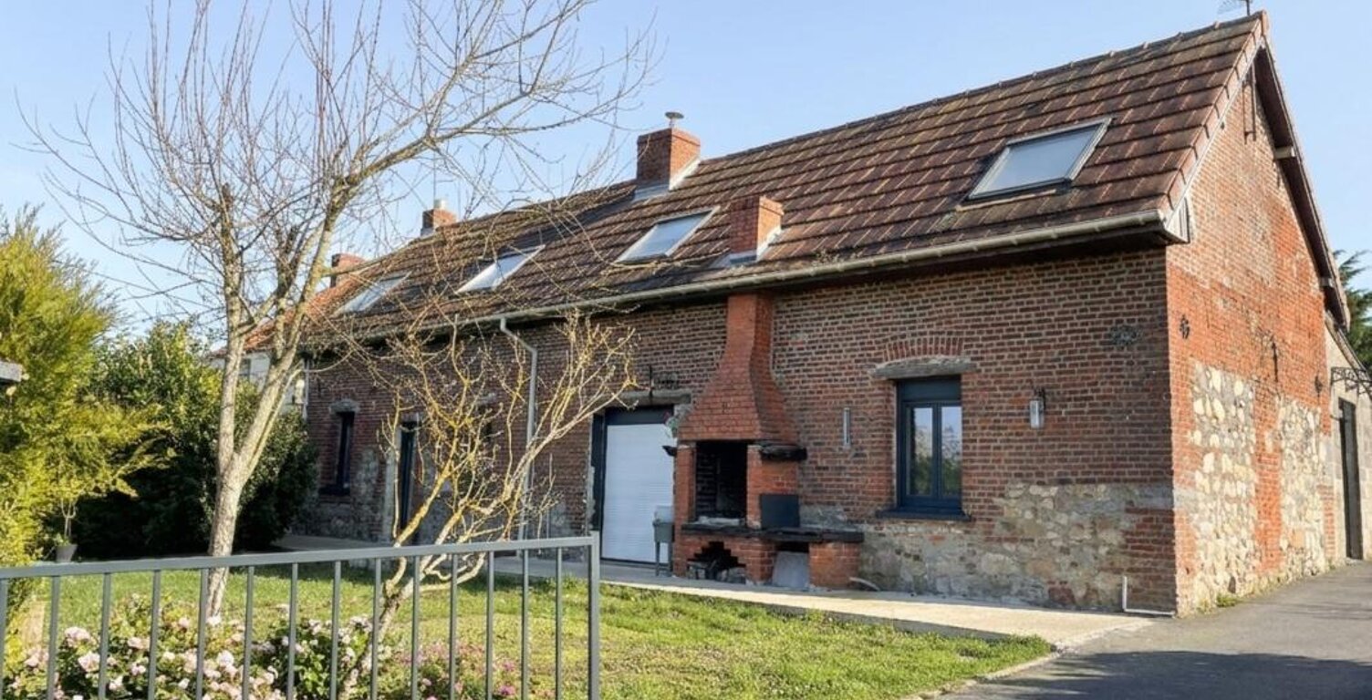 Maison longère 4 chambres à vendre à Bavay – Secteur calme – Cuisine récente – Jardin – Stationnement — photo 1