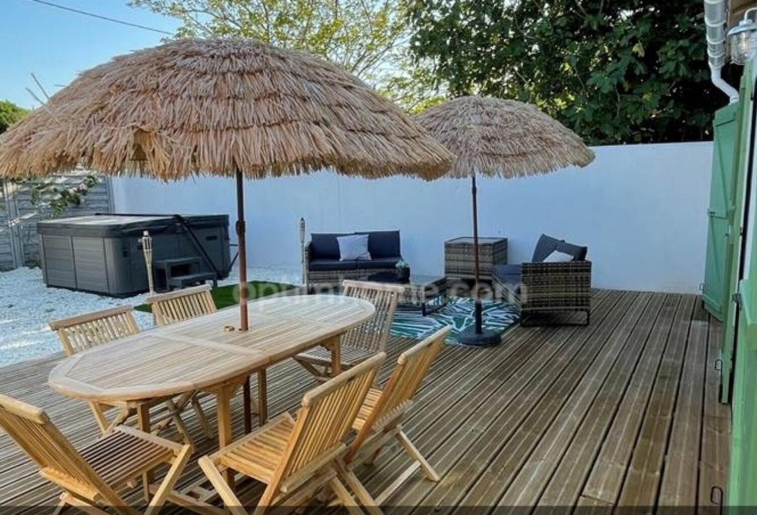 EXCLUSIVITÉ – RARE SUR LE MARCHÉ : ENSEMBLE IMMOBILIER DE 2 MAISONS INDÉPENDANTES AVEC SPAS ET PARKING PRIVATIF — photo 1