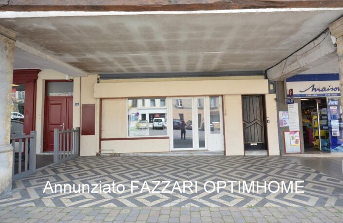 À vendre en exclusivité : Grande maison de ville historique à rénover, avec commerce – centre-ville de Stenay (proche Belgique et Luxembourg) — photo 2