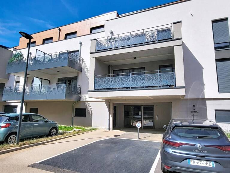APPARTEMENT PLAIN PIED 50M2 ENVIRON - TERRASSE - PLACE DE PARKING PRIVATIVE - VENDU MEUBLE — photo 1