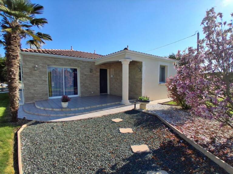 Maison à vendre 5 pièces Proche de FONTENAY LE COMTE (85) — photo 1
