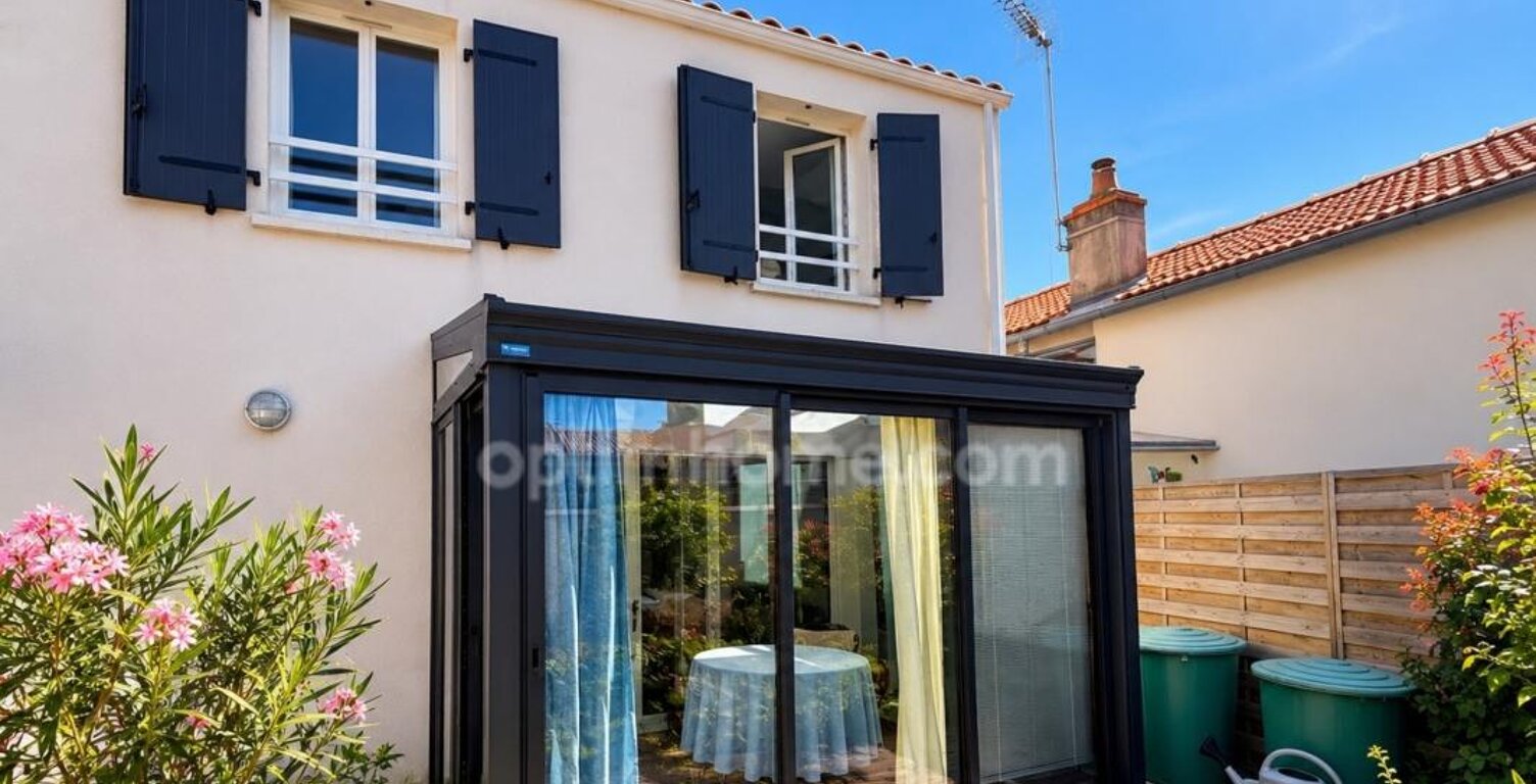 Maison 3 chambres avec jardin et véranda LA ROCHELLE (17) — photo 1