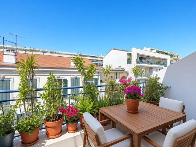EXCLUSIVITÉ – CANNES BANANE – STUDIO - TERRASSE – 4e ÉTAGE – ASC — photo du bien
