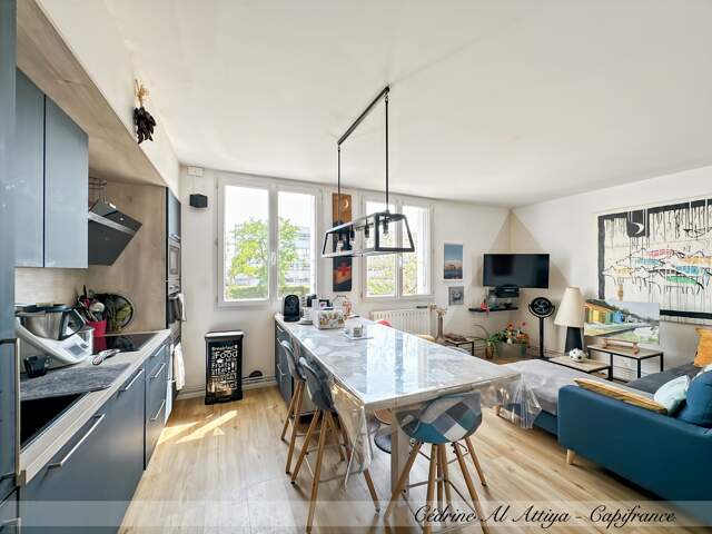 LA ROCHELLE, Appartement à vendre 3 pièces de 64m2, 1er étage, cave et parking — photo du bien