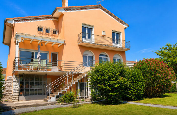 Maison d'architecte, 170 m² + 90 m² sur terrain de 1500 m² à AIRE SUR L'ADOUR (40) — photo 2