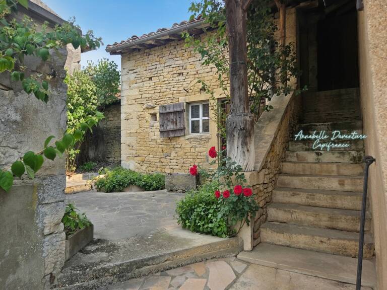 Maison de village- FARGES LES MACON (71) — photo 1