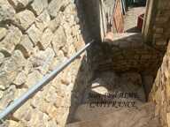 ISSIRAC (30) - L'authenticité du Gard provençal : maison en pierre, garage, dépendances et cour plein sud — photo 4