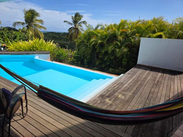A GISSAC VILLA VUE MER PISCINE, SAINTE ANNE (971) — photo du bien