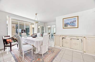 VILLA D’ARCHITECTE - 240 M² - PISCINE INTÉRIEURE - — photo du bien