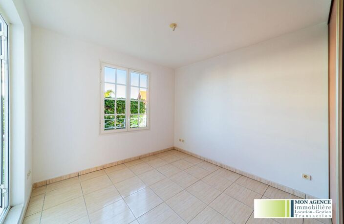 APPARTEMENT T3 NON MEUBLE - 69.35 m² - LE TAMPON — photo 5