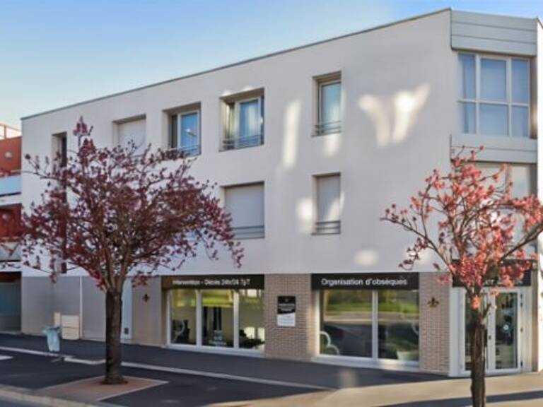 Appartement Reims 2 pièces / JARDIN TERRASSE ET STATIONNEMENT — photo 1