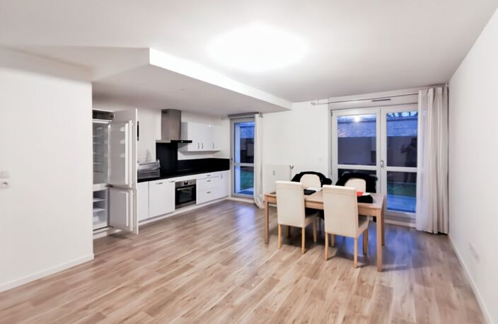 Appartement Reims 2 pièces / JARDIN TERRASSE ET STATIONNEMENT — photo 2