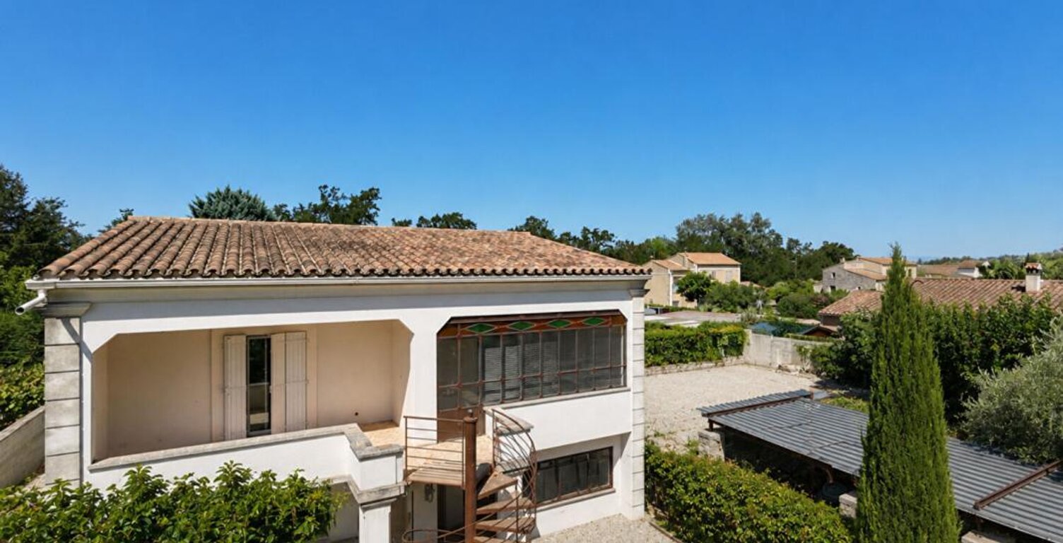 Ensemble immobilier : Maison de rapport et Terrain constructible - Potentiel locatif proche de 10% - LE PONTET — photo 1