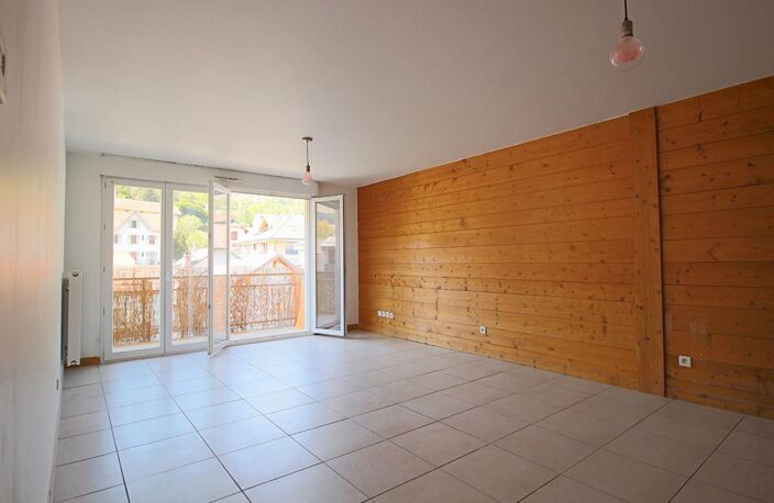 SALLANCHES, CENTRE VILLE  APPARTEMENT T3  ,64 M2 275000 euros — photo 2