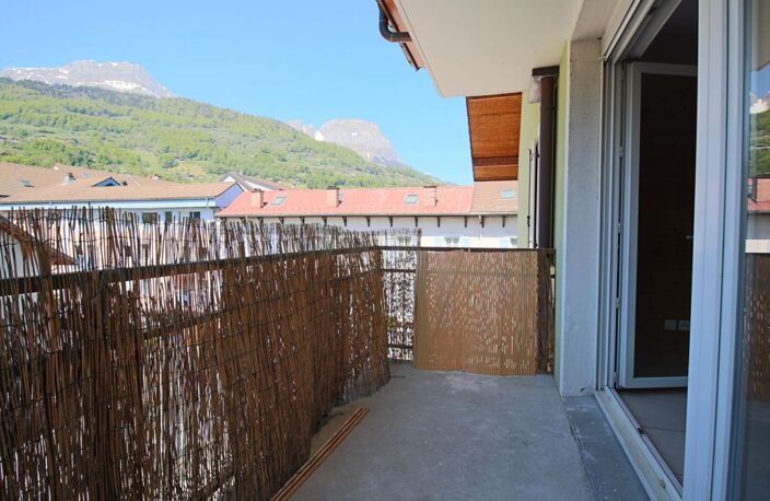 SALLANCHES, CENTRE VILLE  APPARTEMENT T3  ,64 M2 275000 euros — photo 3