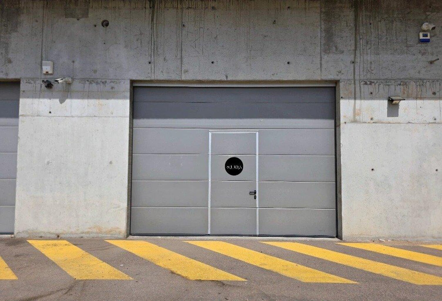 Murs commerciaux garage de 150m2 — photo 1