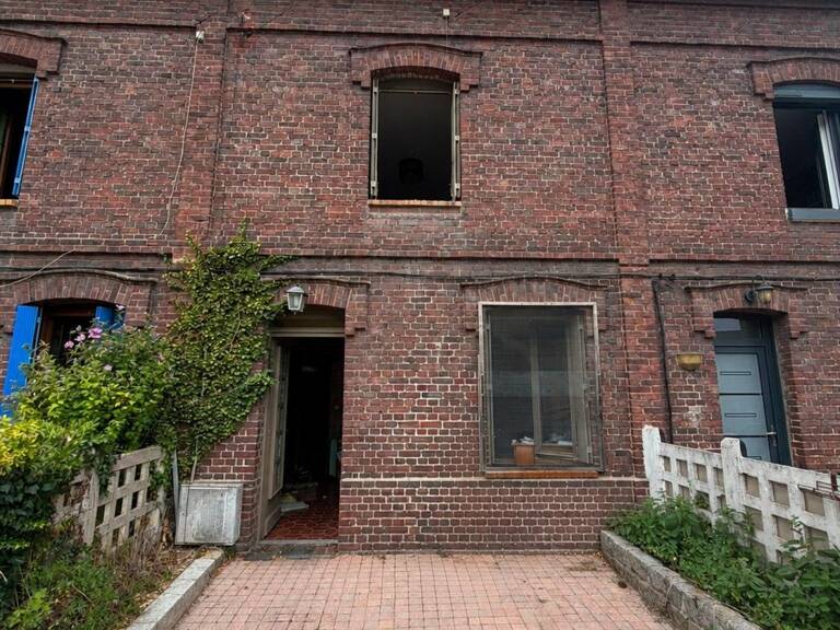 Maison mitoyenne, 3 chambres, fort potentiel ! — photo 1