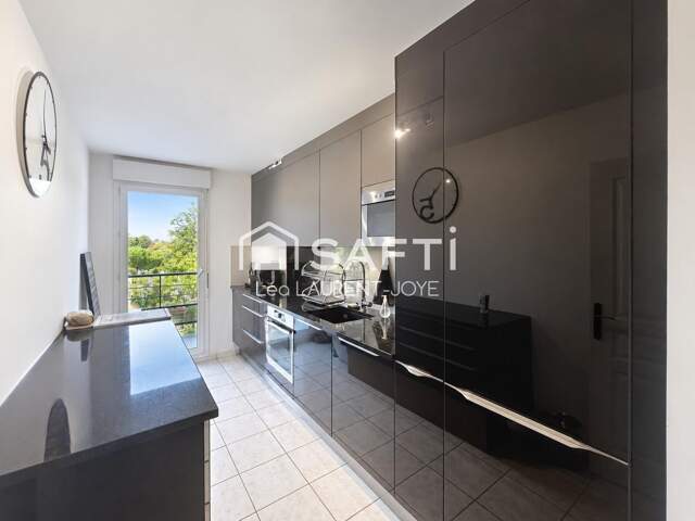 Appartement rénové dans résidence sécurisée — photo du bien