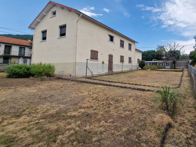 Volvic Maison de 138 m² avec jardin, double garage — photo 1