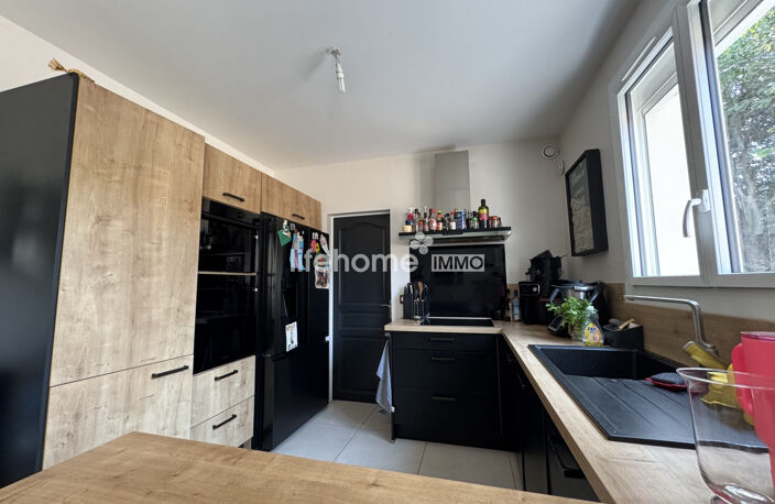 Maison familliale, piscine, garage et jardin sasn vis-à-vis — photo 3