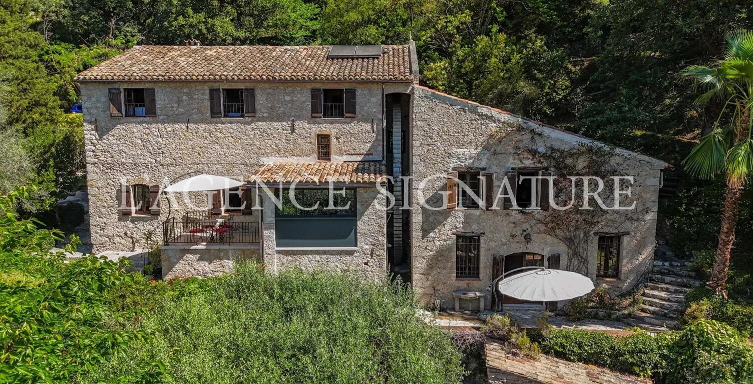 Carros - Ancien moulin à huile du XVIIIᵉ siècle — photo 1