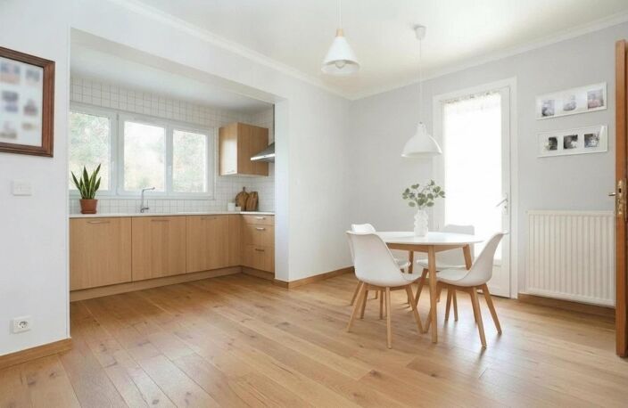 Maison de 150 m² , fort potentiel avec un terrain de 2330 m ² à seulement 10 mn du centre ville de Vitré — photo 4