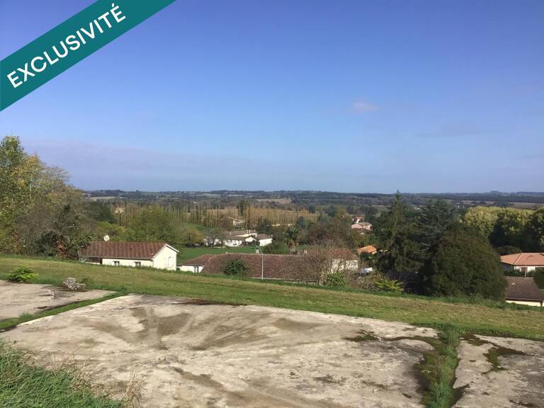 Ensemble de bâtiments de 1400 m2 centre Castillonnès. — photo 1