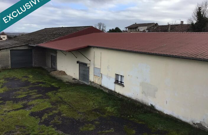 Ensemble de bâtiments de 1400 m2 centre Castillonnès. — photo 2