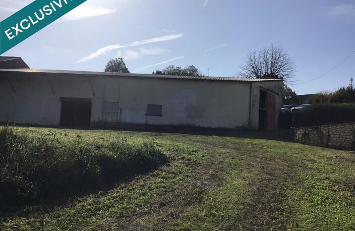 Ensemble de bâtiments de 1400 m2 centre Castillonnès. — photo 3