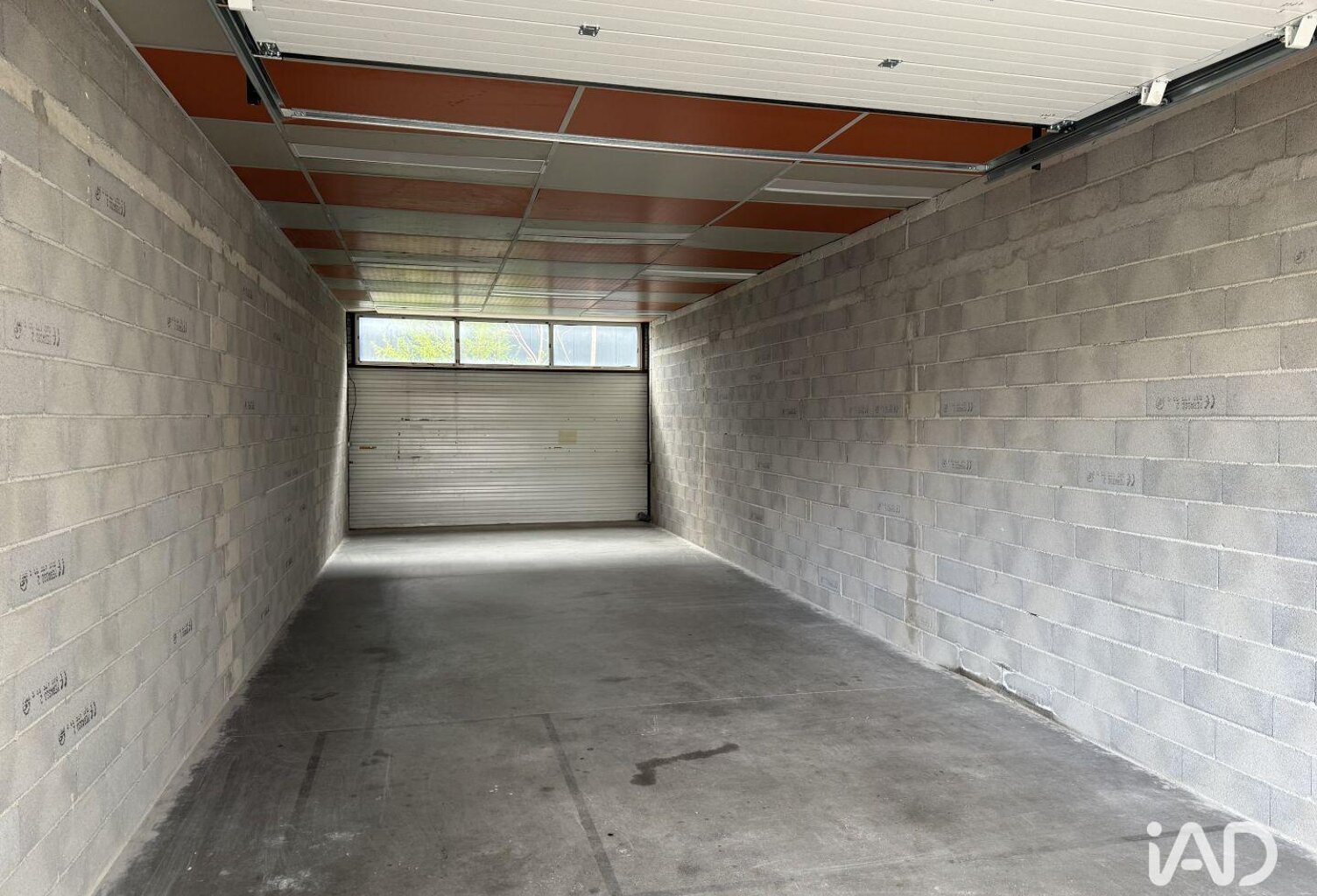 Location Hangar 72 m&sup2; — photo 1