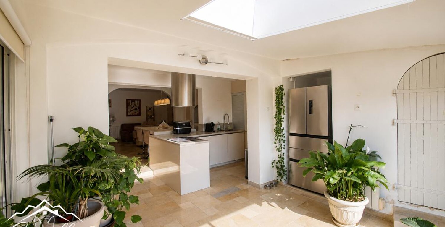 Appartement Saint Raphael 5 pièce(s) 122 m2 avec jardin et parking — photo 1