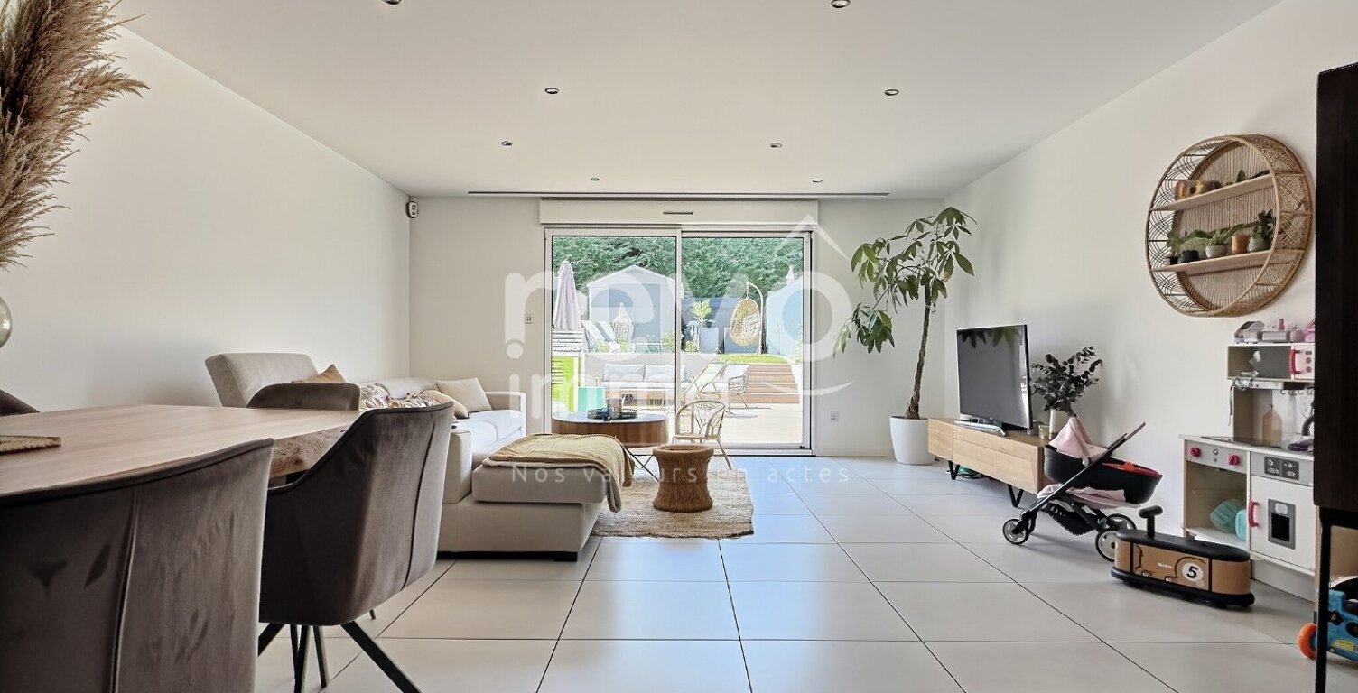 Duplex — photo 1