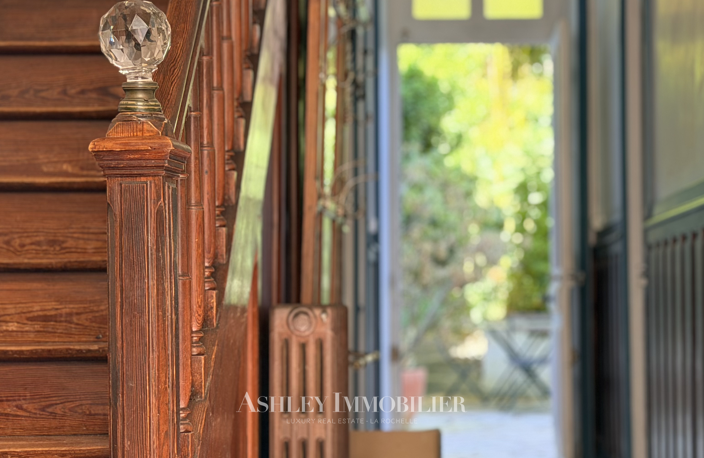 À VENDRE - MAISON DE CARACTÈRE À RAFRAICHIR - LA ROCHELLE - — photo 3