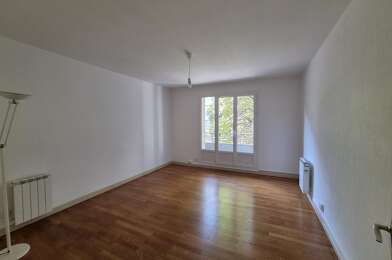 Appartement 3 pièces 822 €