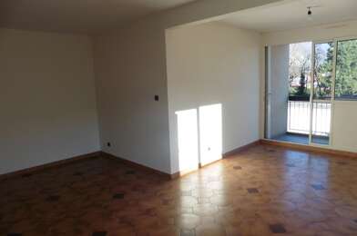 Appartement 3 pièces 810 €