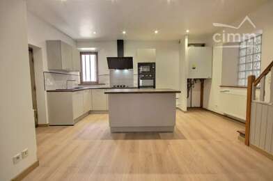Appartement 4 pièces 908 €
