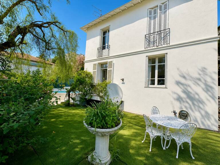 MAISON DE CHARME 180m2 CENTRE JARDIN PISCINE PARKING — photo 1