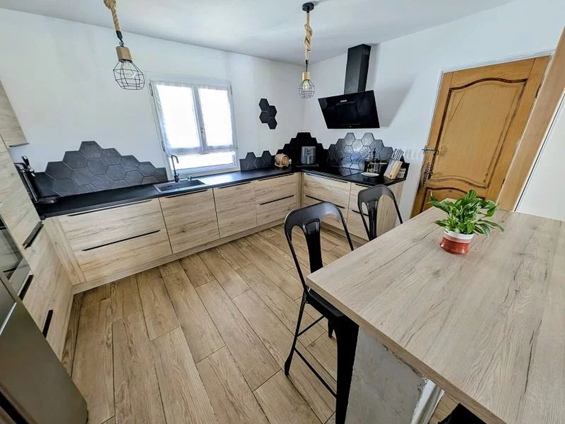 Maison 4 pièces 94 m² · à Saint-Chamas · 94 m² · 379 900 €