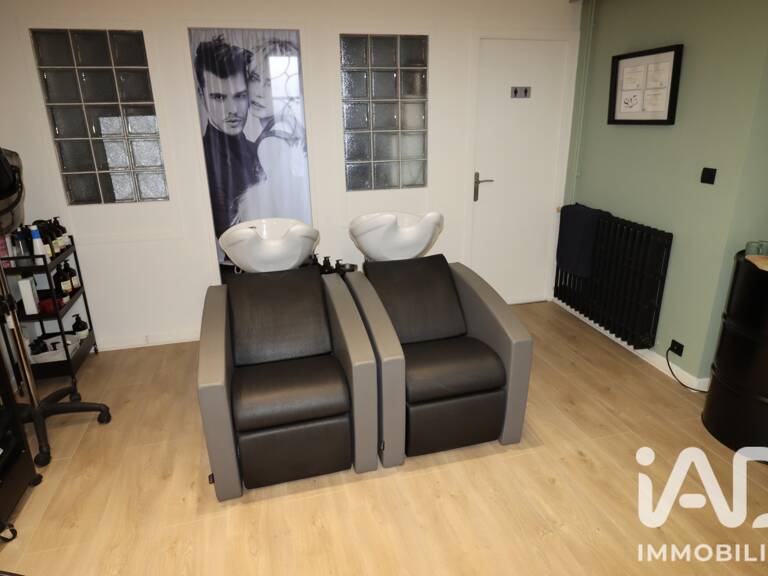 Vente Local commercial 50 m&sup2; — photo 1