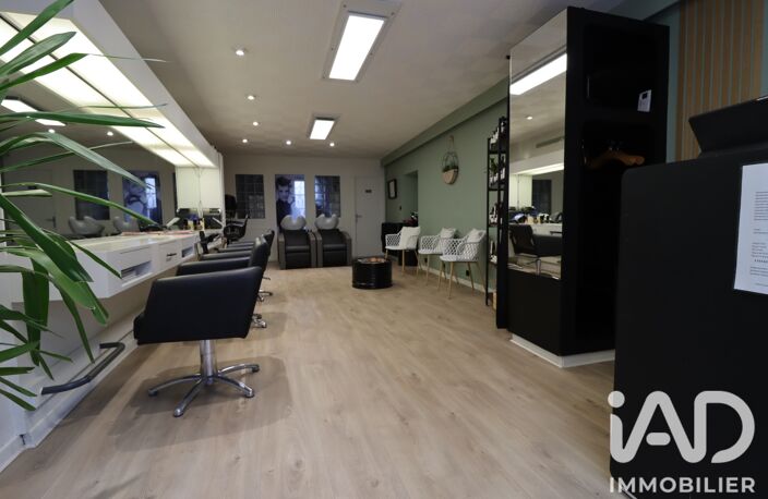 Vente Local commercial 50 m&sup2; — photo 3