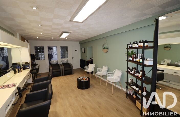 Vente Local commercial 50 m&sup2; — photo 4