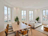 Nice - Le Port - Grand 5 pièces de 136 m² en étage élevé et entièrement rénové — photo 2