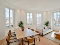 Nice - Le Port - Grand 5 pièces de 136 m² en étage élevé et entièrement rénové — photo 2