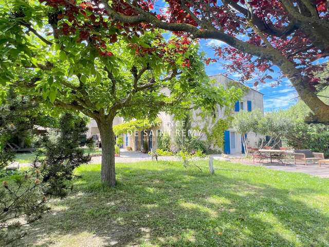 Mas Provençal rénové avec piscine et potentiel exceptionnel à — photo du bien