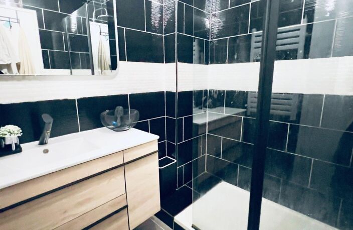 Appartement T2, 2 loggias, cave et parking — photo 5