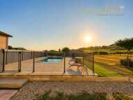 Maison familiale 189 m² avec piscine, garage de 82 m² et vue dégagée — photo 2